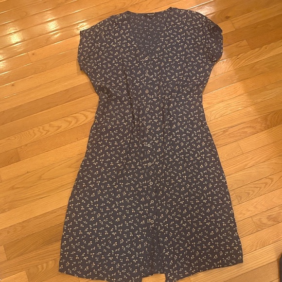 Madewell Dresses & Skirts - Madewell Navy Floral Button-Front Midi Dress